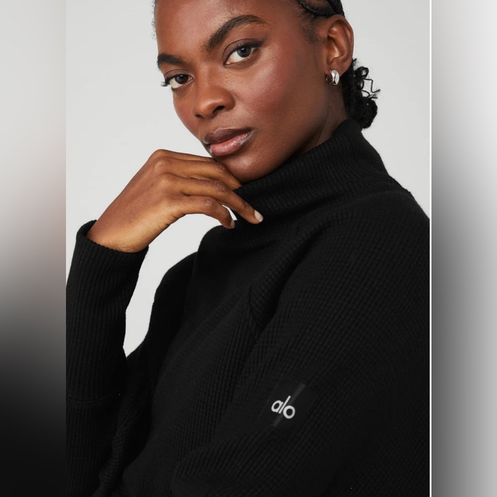 ALO THERMAL WEEKEND ESCAPE MOCK NECK LONG SLEEVE